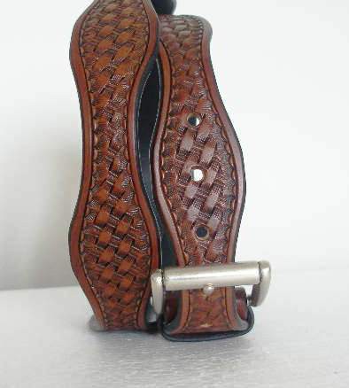 Opasek je 6x barvený a 2x lakovaný